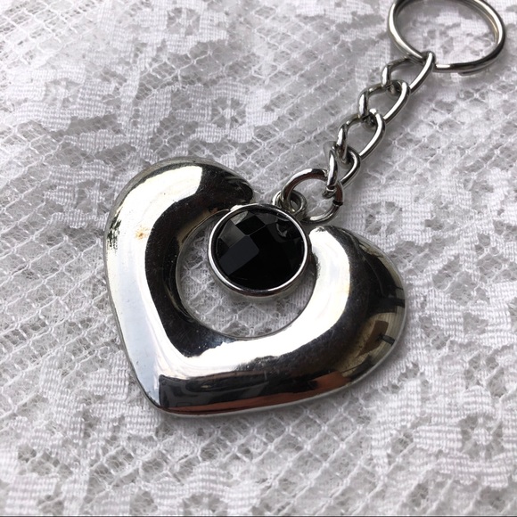 🔥3/$10 Free w. Purchase-Heart Keychain - Picture 4 of 6
